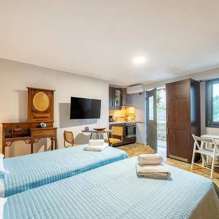 Harmony Garden Suite Near Corfu Town アパート Mantouki