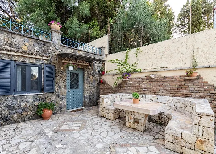 Harmony Garden Near Corfu Town Daire